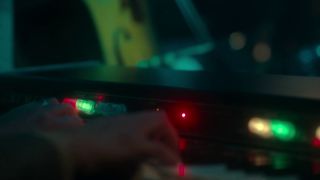 Lola Petticrew & Gillian Anderson's Sultry Adventures Unveil-4