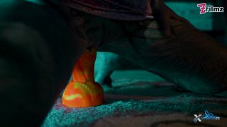 [K2S.CLUB] Z-Filmz - Der wachdienst von BBC erwischte ein T?towiertes M?dchen das ihre muschi... - FullHD 1080P-1