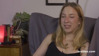 Ersties Leidenschaftliche Deutsche Blondine Befriedigt Sich Vor Kamera.-7