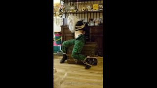 knottydevil 2022-11-12_Just_did_an_escape_play_scene_with_pixiebait_who_is_just_the.._5b63 -3