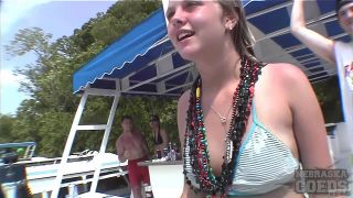 4Kthrowback Partycove Girls Eating Pussy for the First Time Public!-4