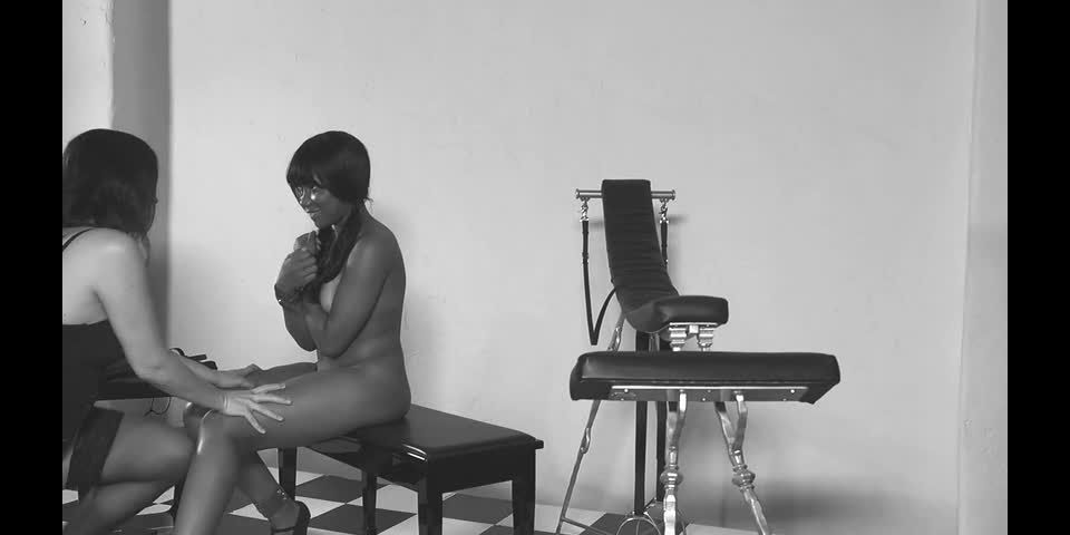 Lezzz Get Kinky, Scene 3 bdsm Sovereign Syre, Jenna J Foxx