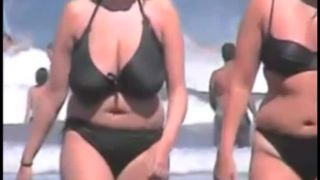 candid – massive monster tits in a bikini bigtits -2