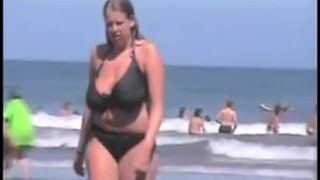 candid – massive monster tits in a bikini bigtits -7