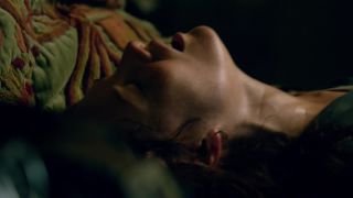 Clara Paget, Jessica Parker Kennedy – Black Sails s02e03 (2015) HDTV 1080p - [Celebrity porn]-4