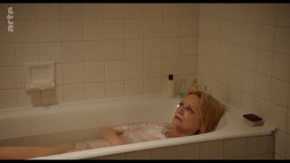 Fabienne Babe in Un balcon à Limoges 2025 1080p Web Adult Fi-9