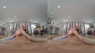 VR Porn Seduction by Juniper Ren UltraHD 8K Slim Gym Workout-7