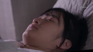 CHINASES SUB IPZZ-581 出張先が記録的豪雨で童貞部下と突然相部屋に…雨で濡れた身体に興奮した部下に襲われ朝まで7発のびしょ濡れ絶倫性交 花守夏歩-7