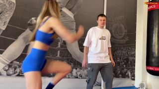  Kicking  Kicking  Mixfights - Alices Training Assistant -3