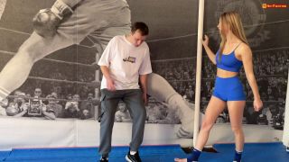  Kicking  Kicking  Mixfights - Alices Training Assistant -4