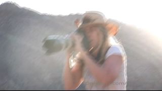 Holly Randall 5e8fd4d6a4ffe0bae2dc6 source-5