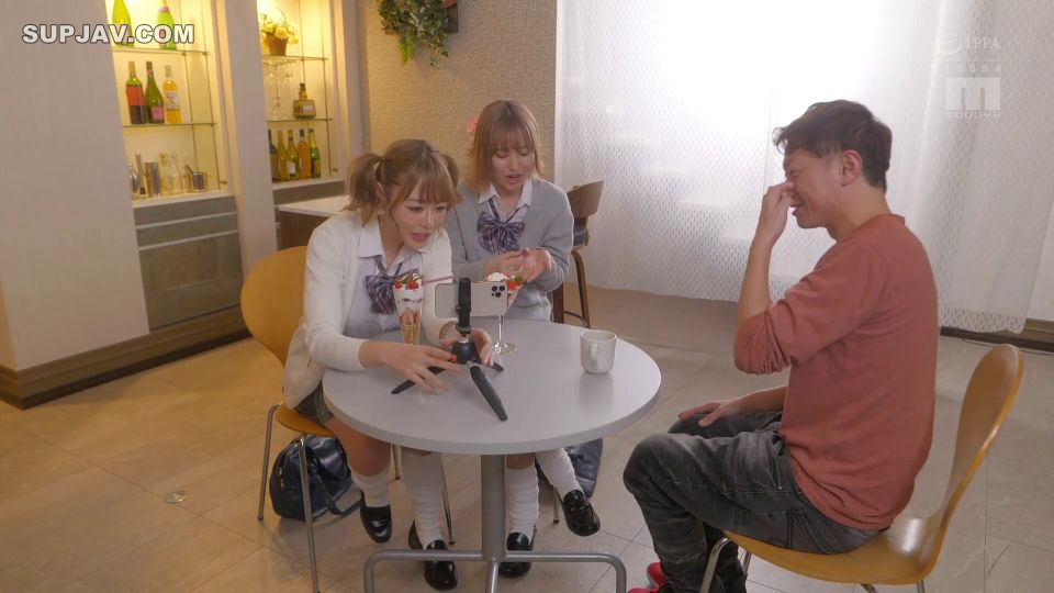 Reducing Mosaic MIAA-649 鬼フェラごっくん鬼ピス騎乗位中出しでずっと留年してるギャル生徒二人に痴女られた担任のボク 百永さ