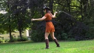 FEMDOMFOTO - Lady Iveta - Cracking In Western Style (German).-2