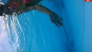 [K2S.CLUB] HornyRoxy - Usertreffen im Schwimmbad Part 3 Unterwasser Cam - HD 720P-0