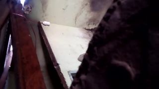 Really_sleazy_looking_bathroom-4