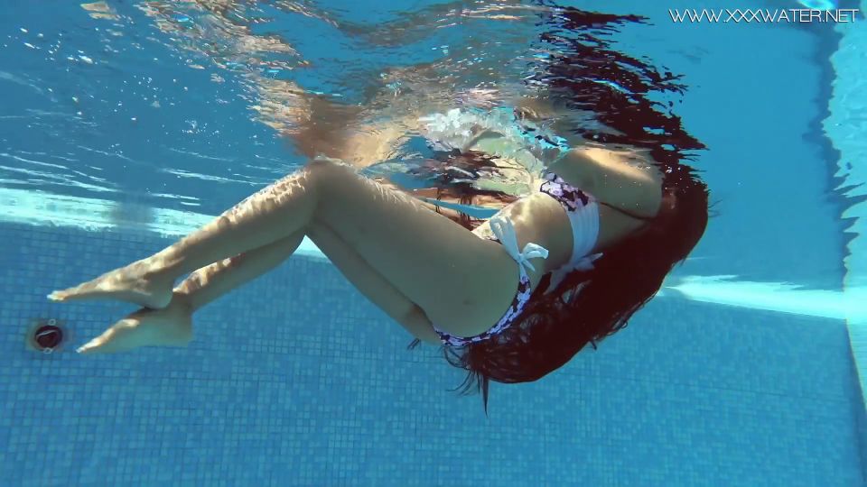 6209 Andreina Loves Swimming Naked When Alone