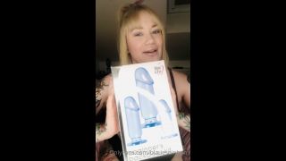 Onlyfans - Bluenicorn - blaueseinhorn - blaueseinhorn Lets unbox my new toys together   Which one of the toys did you lik - 13-01-2021-9