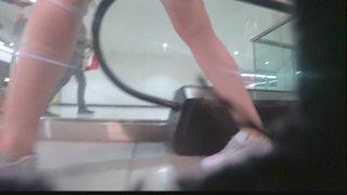 [thecandidforum.com] Girlfriends at the mall  [2017, Upskirt, Voyeur, 2160p, CamRip] | 2017 | voyeur-9