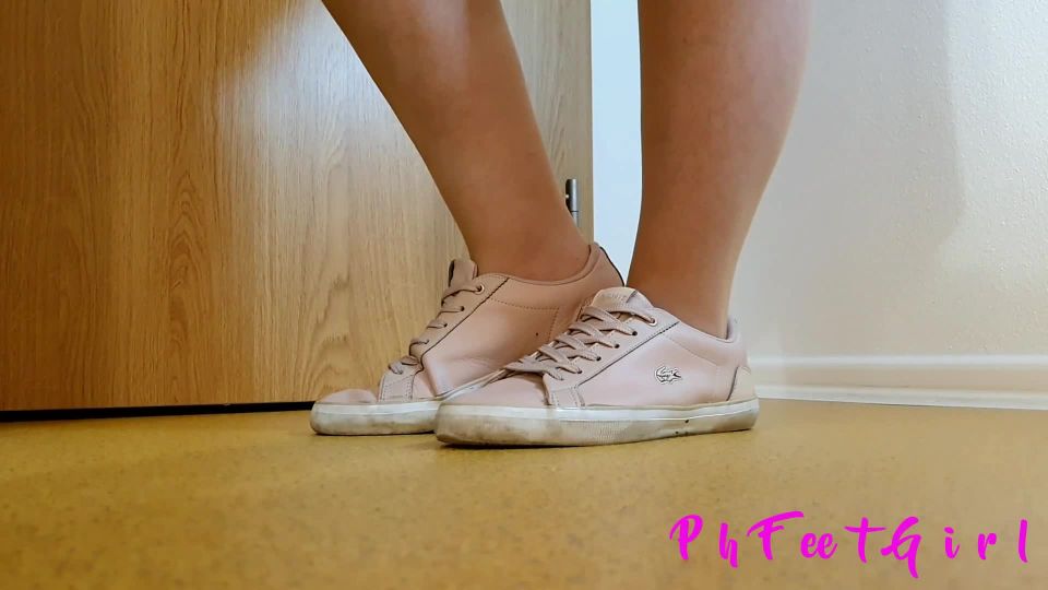 free adult video 37 chloro femdom feet porn | Schoolgirl in pantyhose show her sexy ass and feet with red pedicured toes | kink