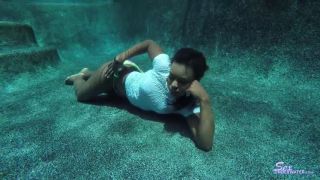 Sexunderwater.com- Simone Styles UW Model Training pt1-0