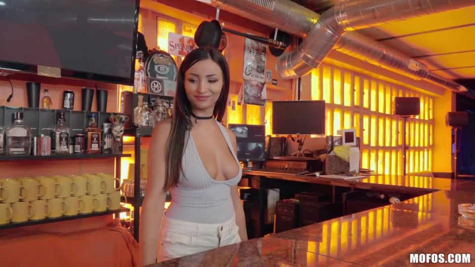 Online video Alyssa Kent aka Alyssia Kent - Barmaid Gets Laid Again pov