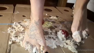 Fetish porn Italian Girlfriend Italian Girlfriend aka italiangirlfriend - 07-22-2022 OnlyFans Video - Old clip, poor cake and apple video-6