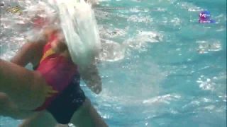 Waterpolo girls fight underwater  oops-3