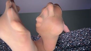 SneezeGoddess – Showing Our Sissy Girlfriend the Nylon Ropes.-5