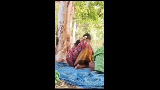 Telugu Mature Paid Bhabhi Giving Handjob And Fucking In Outdoor With Short Man Viral MMS-4