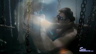 SexUnderwater e0426 Holly's Boyz (mp4)-3