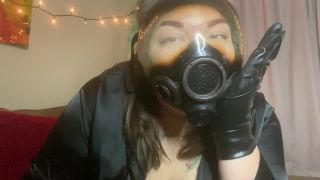 M@nyV1ds - rubberfoxx - Gloved GasMask BreathPlay with you-2