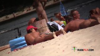 These 2 teenagers knead lotion on each other's  figures-5
