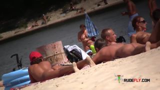 These 2 teenagers knead lotion on each other's  figures-9