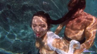 SexUnderwater e1132 Lilly Submerged part 1 (mp4)-5