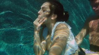 SexUnderwater e1132 Lilly Submerged part 1 (mp4)-6