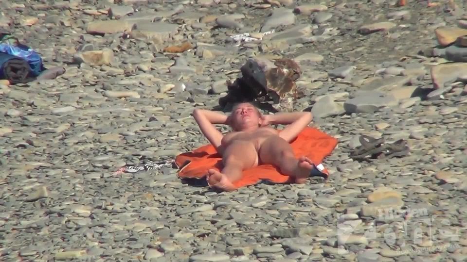 Voyeur 11245-New girls came to the beach