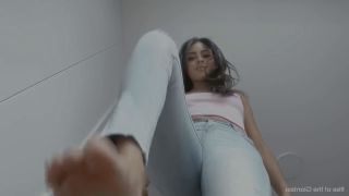 Rise Of The Giantess - Mis Zapatos Favoritos (Fetish porn)-9