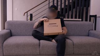 Video Pizza Guy Left Sperm In Cute Girl's Pussy As a Change YUMMY D...-1