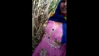 Desi aunty and old man caught having sex public forest video by-8