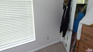 online clip 48 foot fetish kik Kelly Payne - Mom falls on Hard times, milf on fetish porn-0