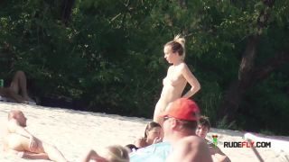 Hi!...here is some video of my last vacations in a nude plage-9