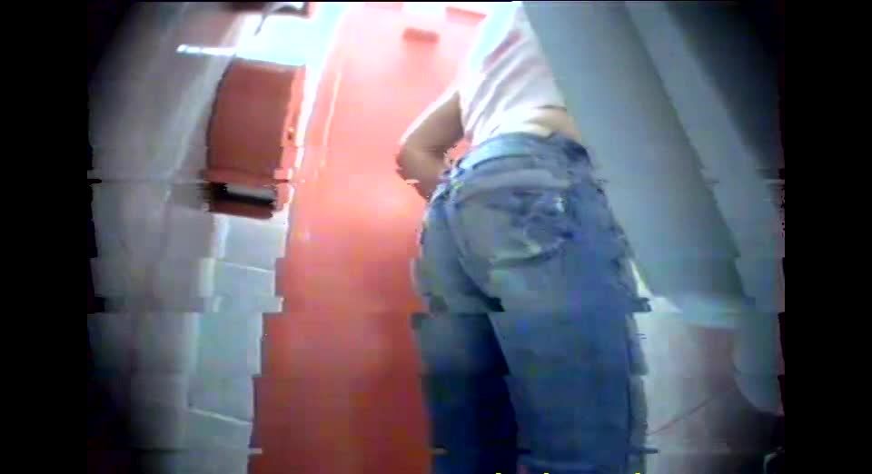 Voyeur – Italian Toilet 7 - [Webcam]