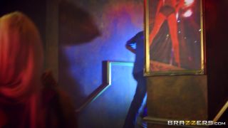 Lynna Nilsson DJ Girl Fucked By Fan With Big Dick (Hot Babes)-1