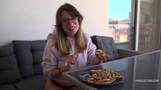 LifeSelector 20 04 11 Mara Swan SD-5