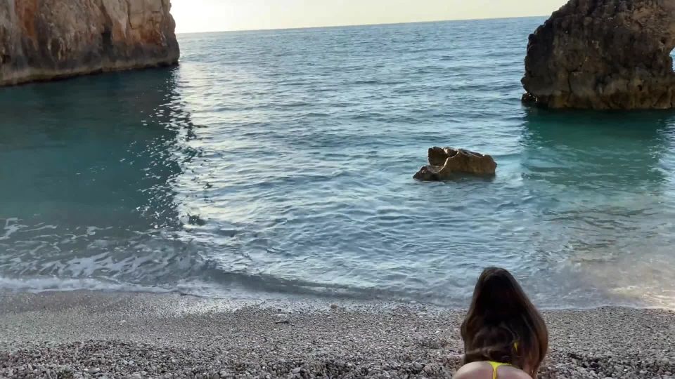 Gorgeous Girl Sucked Me At Public Beach  Jump On It 1080p