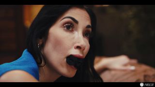 Freeze 25 06 27 Clea Gaultier Tour Guide – Full HD - Gaultier-7