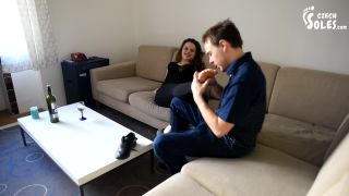 Czech SolesBare Feet In Sneakers After Workout (Foot Worship, Foot Smother, Gym Feet, Sweaty Feet, Foot Smell) - 1080p-1