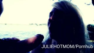 Julie Holly - la mre baise avec stepson beau - fils au bord du lac 22 1080P - Juliehotmom-9