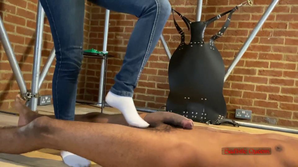 [K2S.CLUB] Sadistic Queens - Squishysax - Miss Courtney - Stomping Socks - FullHD 1080P