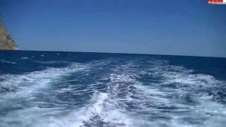 Yvette Xtreme - Versaut auf dem Touristenboot 720P - Amateur-9